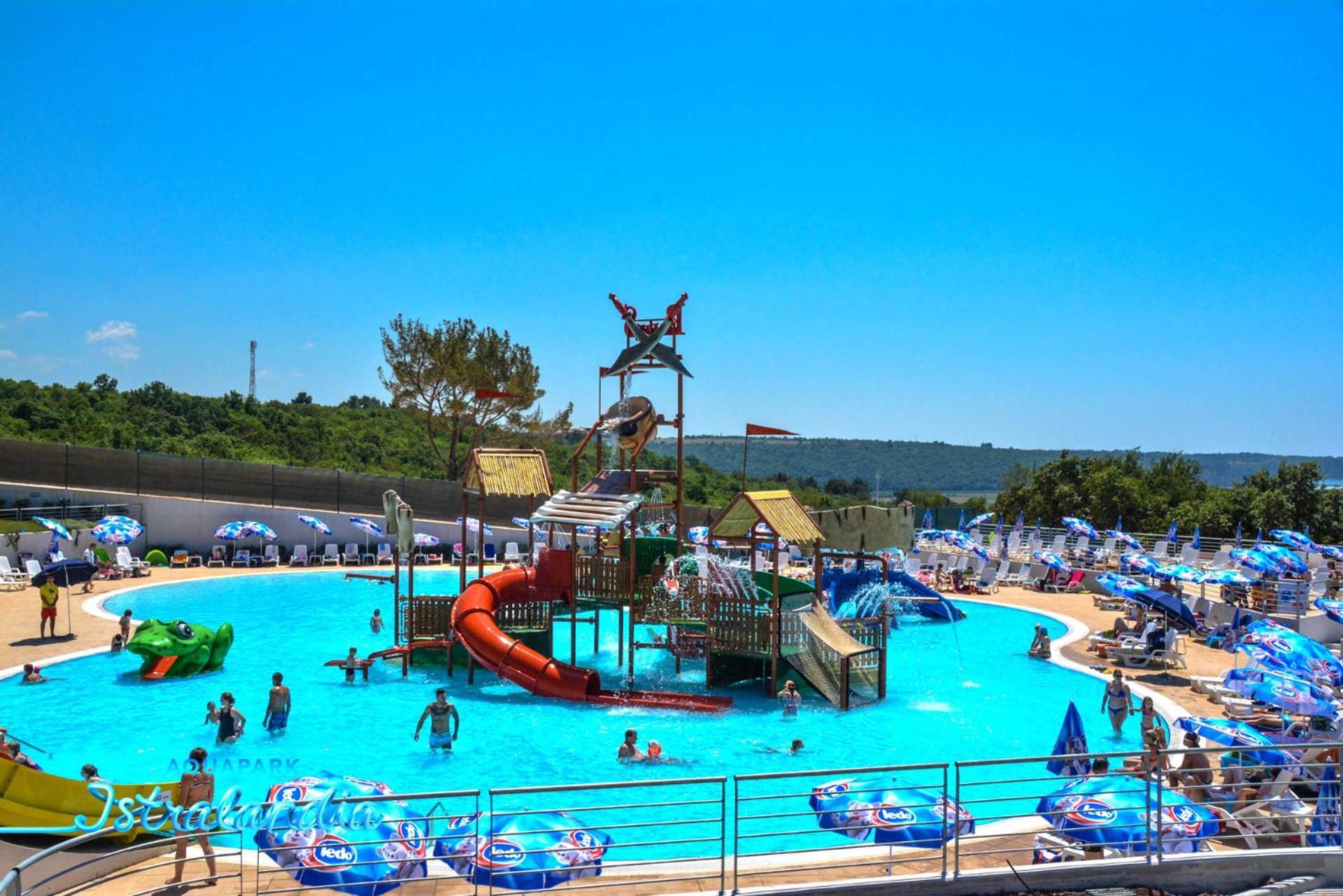 Beach House Ive With Jacuzzi, Pool, Playground And Bbq In An Olive Grove With A Beach, Pomer - Istria Exterior foto